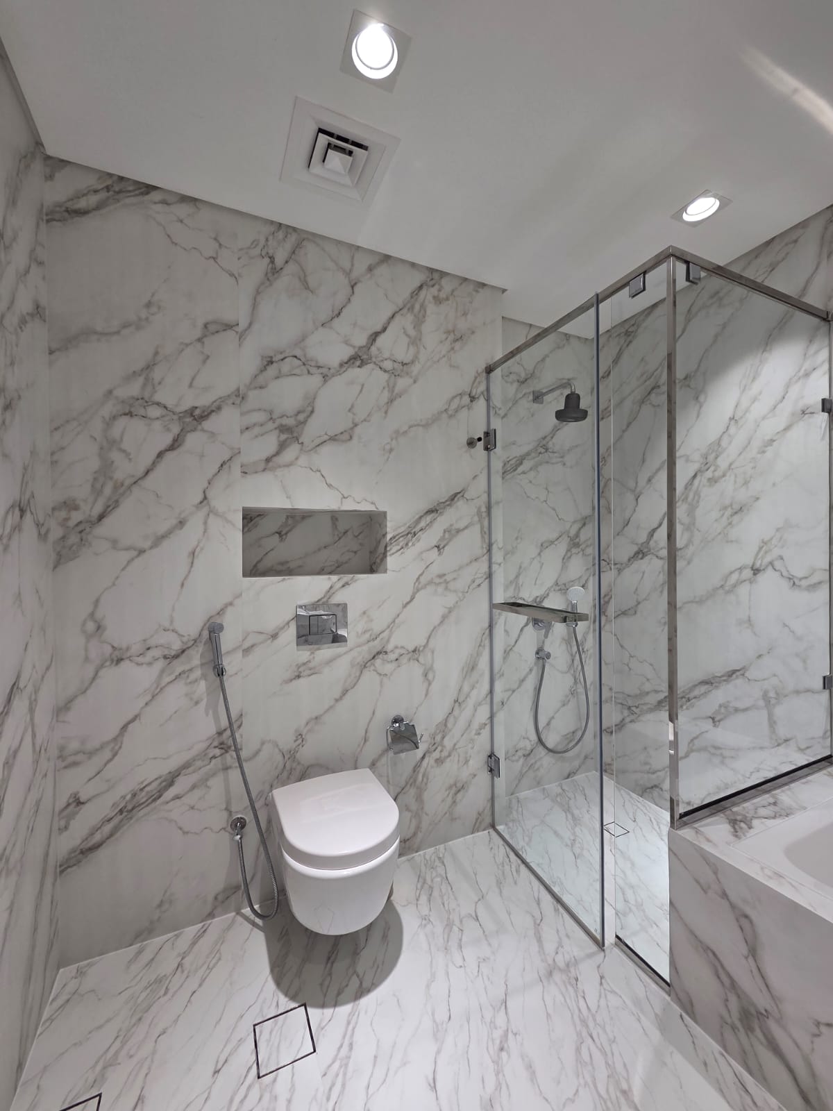 Marble bathroom finish